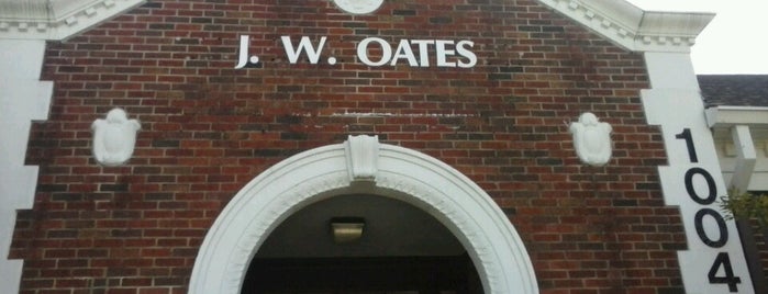 JW Oates Elementary is one of Tempat yang Disukai Juanma.