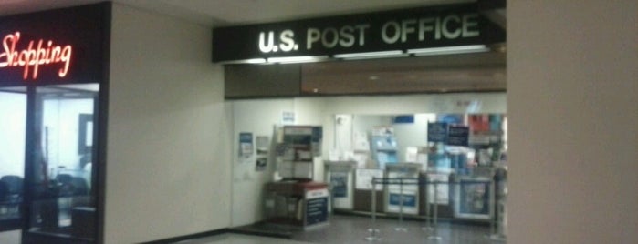 USPS Galleria Mall is one of Lieux qui ont plu à Juanma.