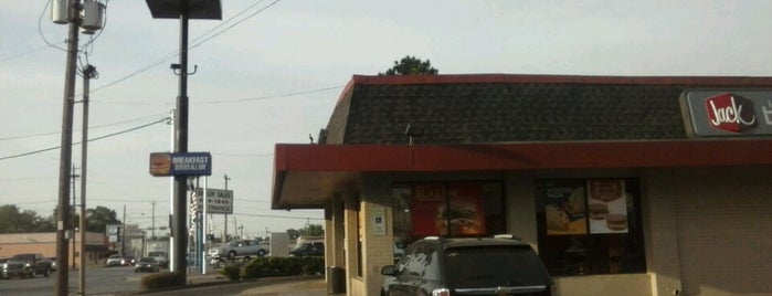 Jack in the Box is one of Restaurantes.