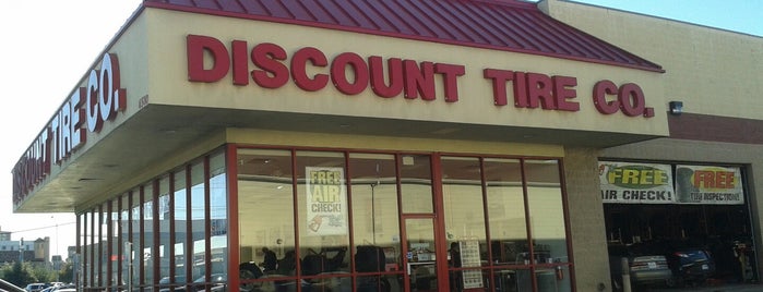 Discount Tire is one of Juanmaさんのお気に入りスポット.