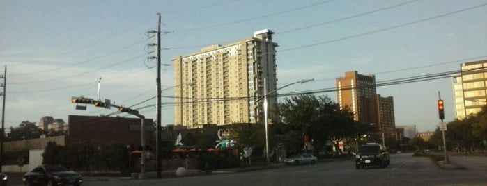 Westheimer & Yorktown Intersection is one of Juanma'nın Beğendiği Mekanlar.