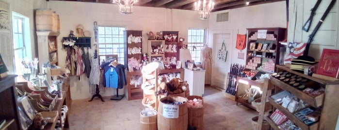 Old Sturbridge Grant Store is one of Lugares favoritos de George.