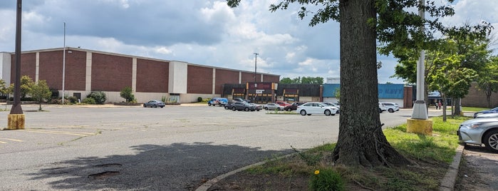 Eastfield Mall is one of Springfield.