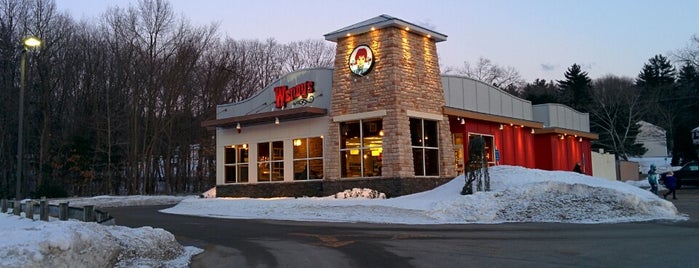 Wendy’s is one of Locais curtidos por Tim.