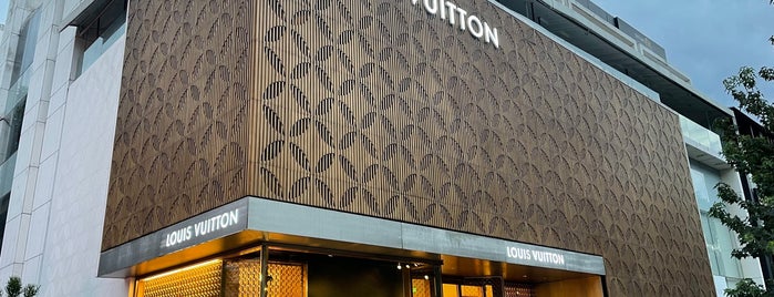 Louis Vuitton Mexico Masaryk is one of Mis lugares: México City..
