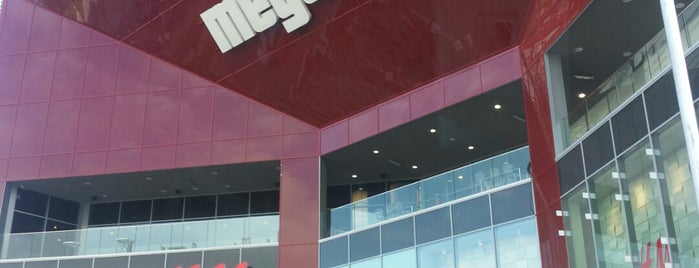 Mega Mall is one of Locais curtidos por Mila.