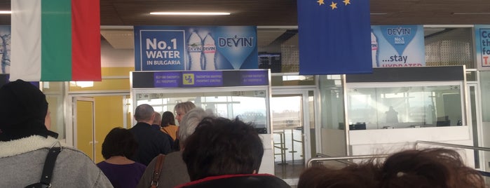 Varna Airport Arrivals is one of Levent'in Beğendiği Mekanlar.