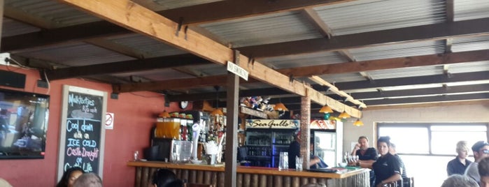 Seagulls Pub & Grill is one of Tempat yang Disukai John.