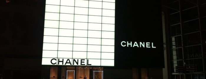 CHANEL is one of 2022 12월 싱가포르.