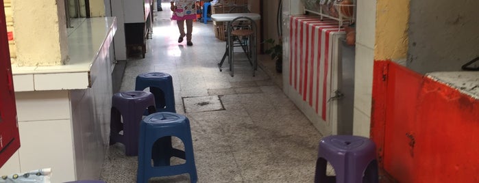 Mercado El Rodeo is one of Lugares para comer.