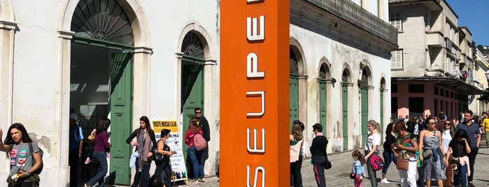 Museu Pelé is one of lugares à conhecer.