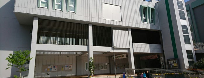 緑区役所 is one of 横浜市区総合庁舎（区役所）.