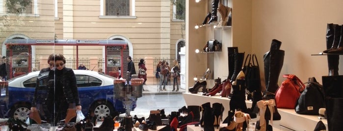 Galleria Di Scarpe is one of must shops in thessaloniki.