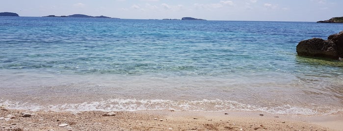 Mlini Beach is one of Lugares favoritos de Alejandro.