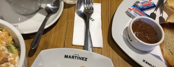 Café Martínez is one of Luciano 님의 팁.