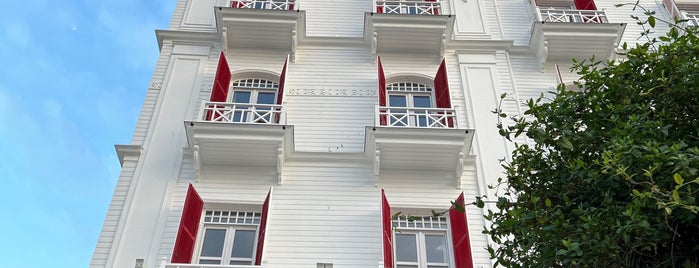 Splendid Palas Hotel is one of Istanbul.