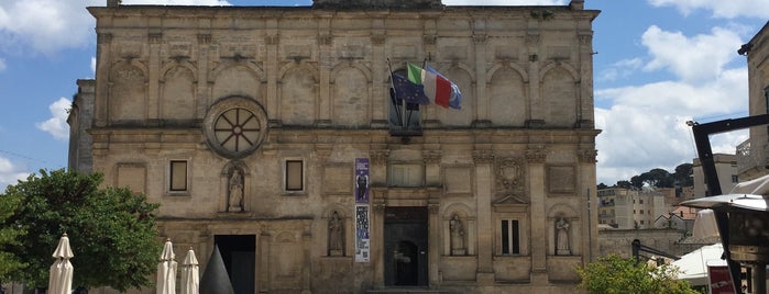 Hemingway's Bistrot is one of Puglia - Lecce - Bari.