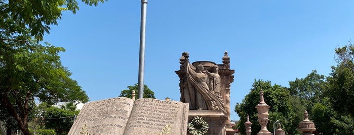 Monumento a la Bandera is one of Locais curtidos por Horacio.
