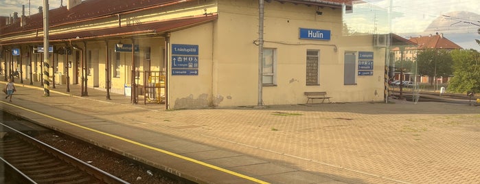 Železniční stanice Hulín is one of Trať 303 Kojetín - Val. Meziříčí.