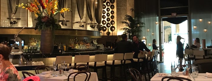 LAVO Italian Restaurant & Nightclub is one of สถานที่ที่ David ถูกใจ.