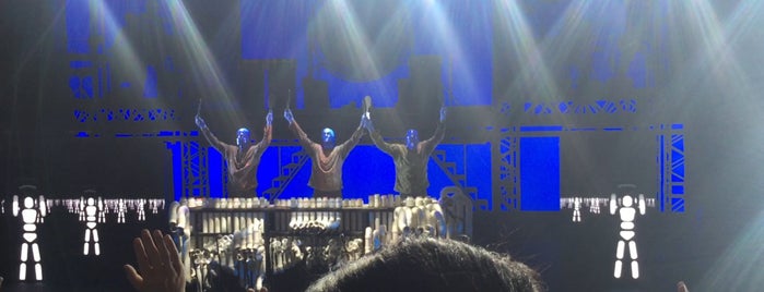 Blue Man Group is one of Берлин.