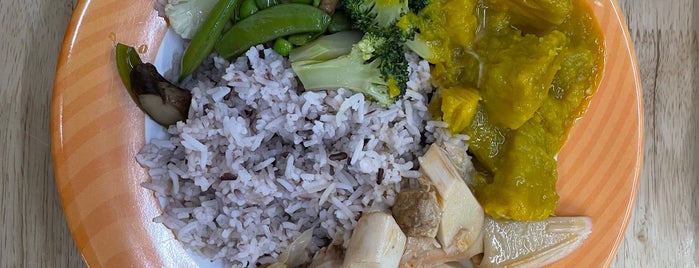 Ming Kwan Vegetarian Food is one of Chang Mai.