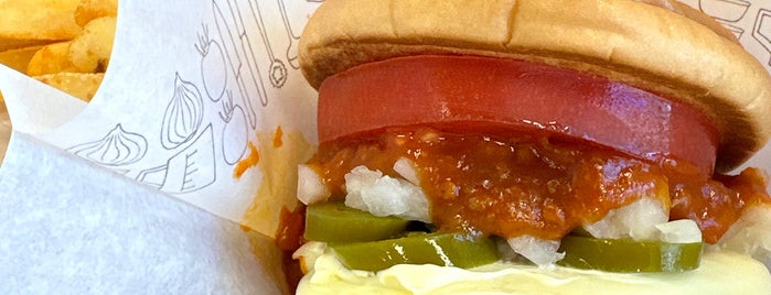 MOS Burger is one of ファーストフード.