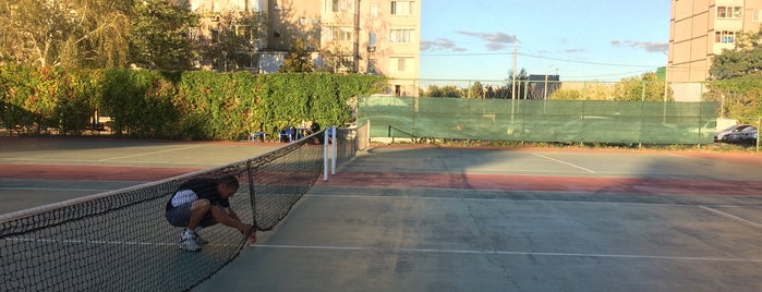 Теннисные корты is one of Lugares favoritos de Stephen.