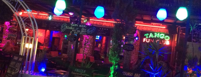 Tango Karaoke & Cocktail Bar is one of Olga'nın Beğendiği Mekanlar.