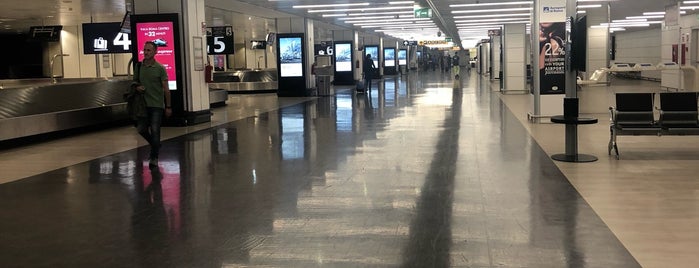 Turkish Airlines Check-In Desk is one of Lieux qui ont plu à Vanessa.