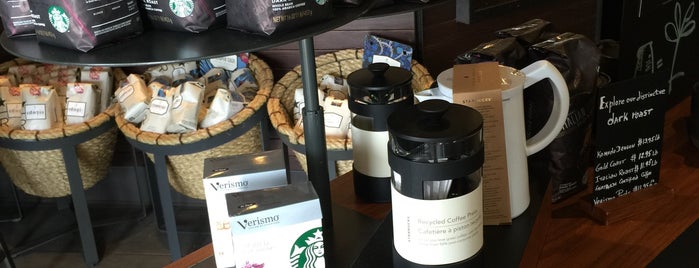 Starbucks is one of Aristides'in Beğendiği Mekanlar.