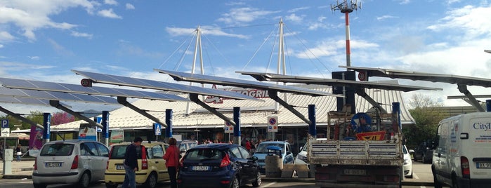 Area di Servizio La Macchia Ovest is one of Autostrada A1 - «del Sole».