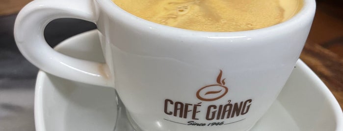 Cafe Giảng is one of Lugares favoritos de Tristan.