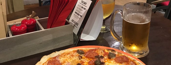 Buca Di Pizza is one of Tempat yang Disukai Tristan.