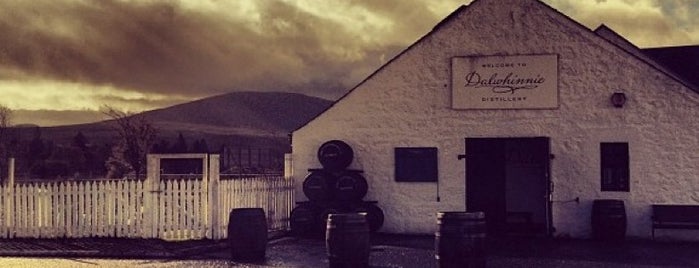 Dalwhinnie Distillery is one of Locais curtidos por Tristan.
