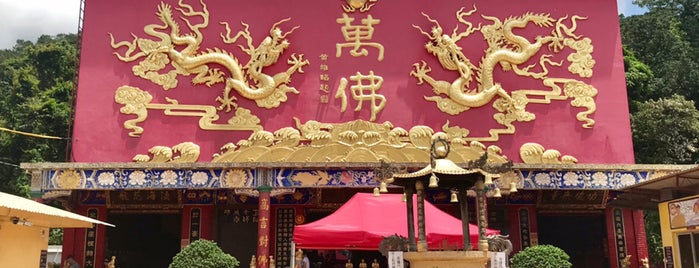 Ten Thousand Buddhas Monastery is one of Lugares favoritos de Elena.