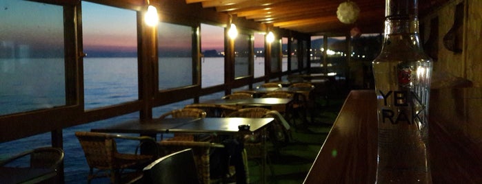 SET Beach & Restaurant is one of Gittiklerim.