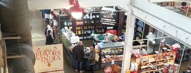 North Market Poultry & Game is one of Locais salvos de Kimmie.