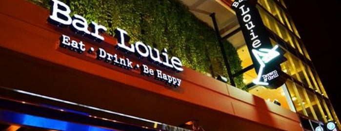 Bar Louie is one of สถานที่ที่ Kirsten ถูกใจ.