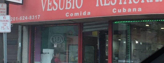 Vesubio Restaurant is one of Lugares favoritos de Kaine.