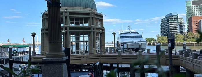 Rowes Wharf Bar is one of Date ideas.