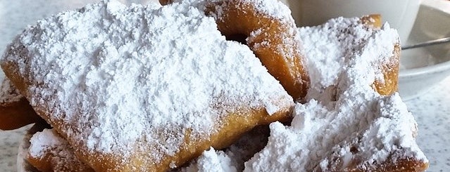 Café du Monde is one of Nola.