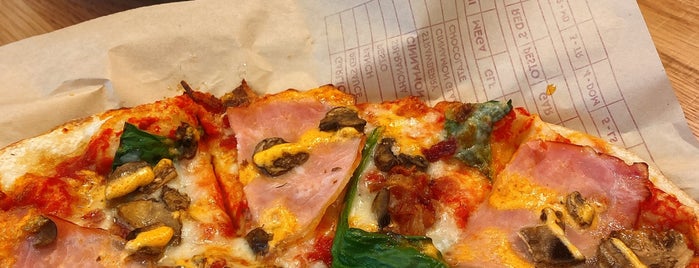 Mod Pizza is one of Orte, die Nate gefallen.
