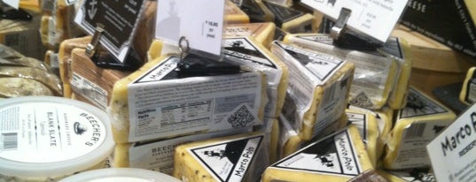 Beecher's Handmade Cheese is one of Tempat yang Disukai Jacquie.