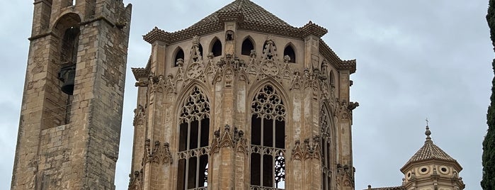 Abbaye de Poblet is one of Barcelona.