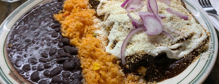 Pipo's Mexican Restaurant is one of Orte, die Kimmie gefallen.