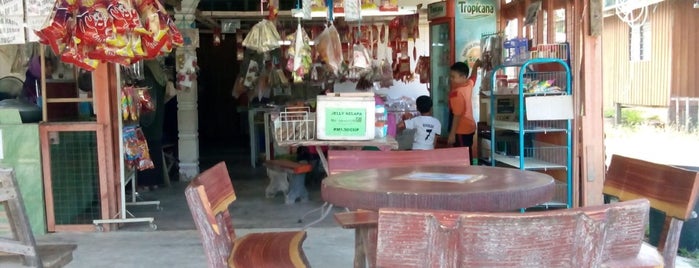 Keropok Lekor Cap Kren is one of สถานที่ที่ Lisa ถูกใจ.