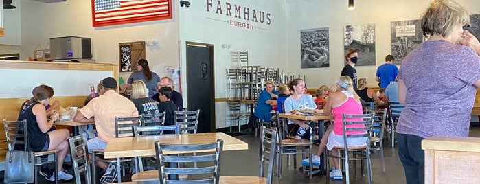 Farmhaus Burgers is one of Tempat yang Disukai Pattic.