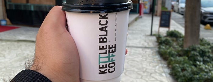 Kettle Black is one of Places You Can Go With Your Dog in Istanbul.