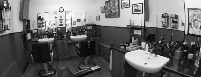 The Legends Barber Shop is one of สถานที่ที่ Max ถูกใจ.